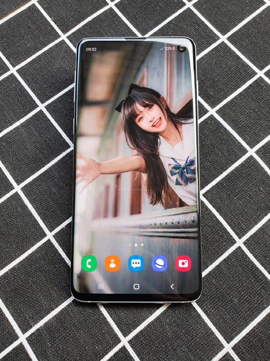 9.9新自用三星s10全网通原装手机 9....
