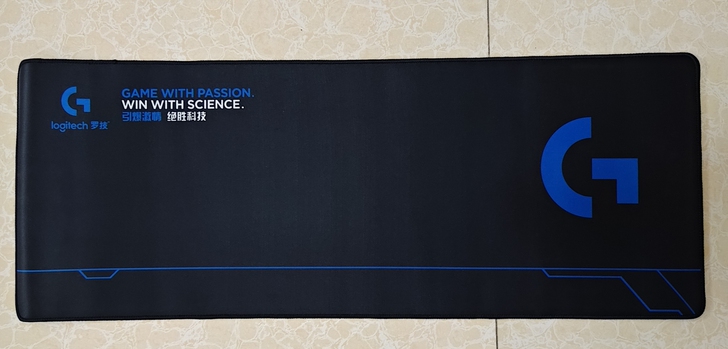 罗技大桌垫，大鼠标垫，游戏专用鼠标垫。全新...