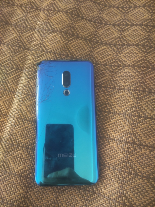 魅族16th 版本8+64g京东购入屏幕损...