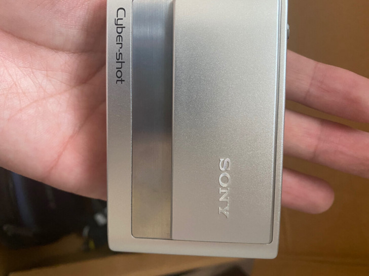 几乎全新 卡片相机 有抖屏毛病