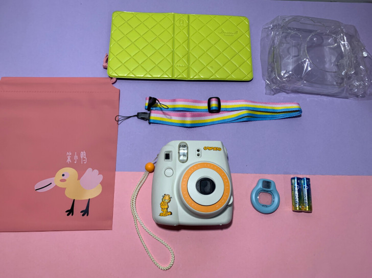 富士拍立得mini8加菲猫限量款，相机外观...