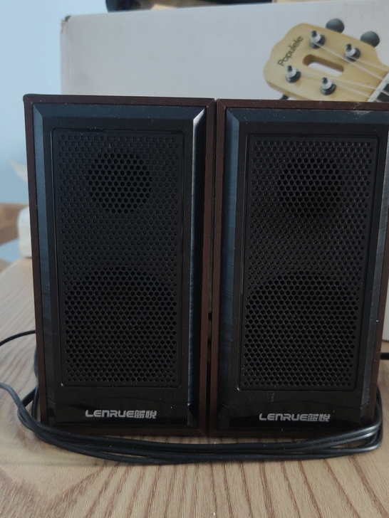 音响，买电脑的时候配的，一直没用过，不包邮...