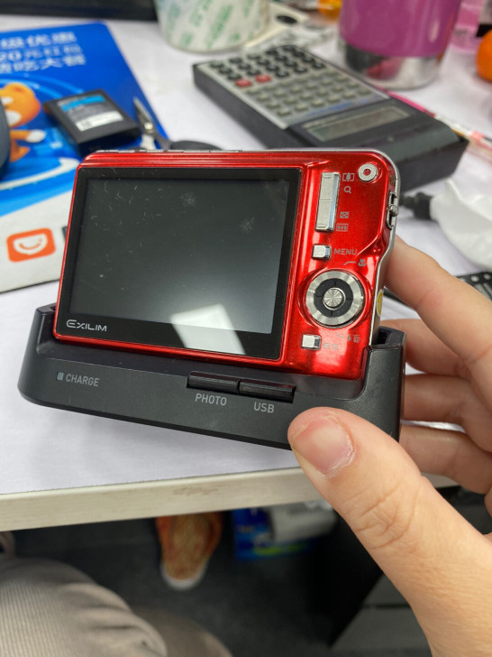 卡西欧卡片机 型号我也搞不清了 电池时间长...