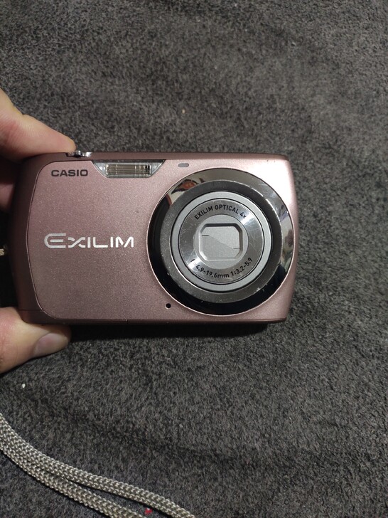 卡西欧EX S8数码相机，电池鼓包扔了，无...