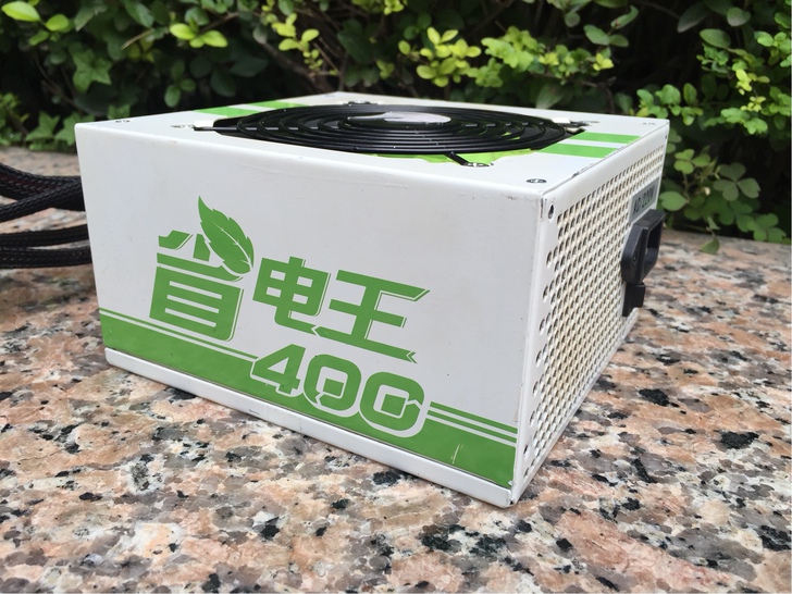 额定400W最大500W台式电脑主机电源。...