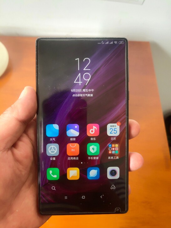 小米MIX一代概念版的，尊享版6+256的...
