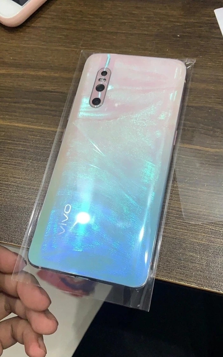 出售个人99新的vivox27手机 有指纹...