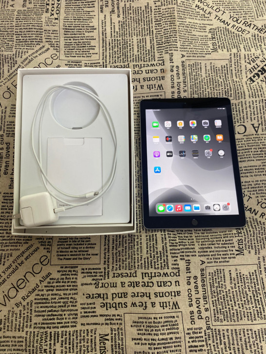 iPad2017款 32G插卡版太空灰 平...