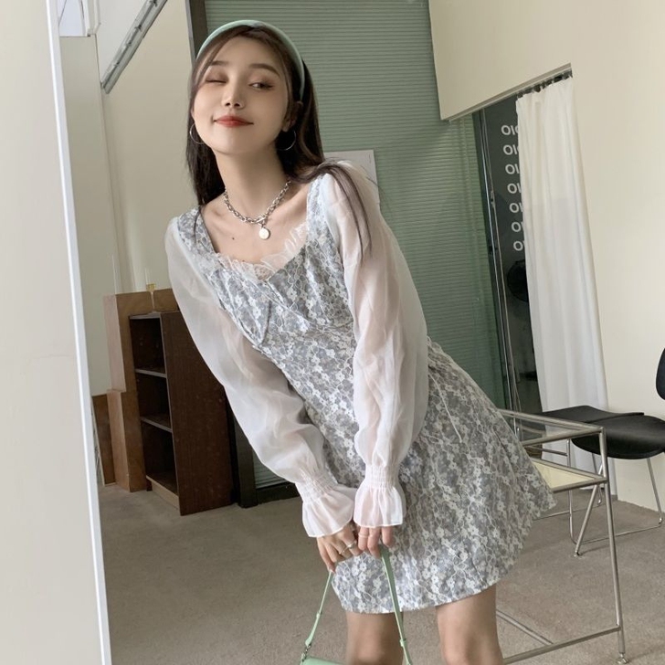 碎花甜美连衣裙女夏季2021新款超仙蕾丝拼...