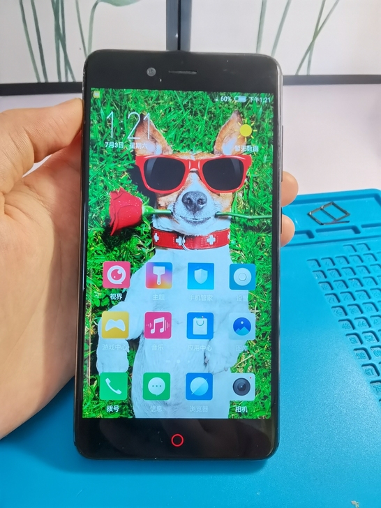 努比亚 z17mini 6+64G 换过屏...