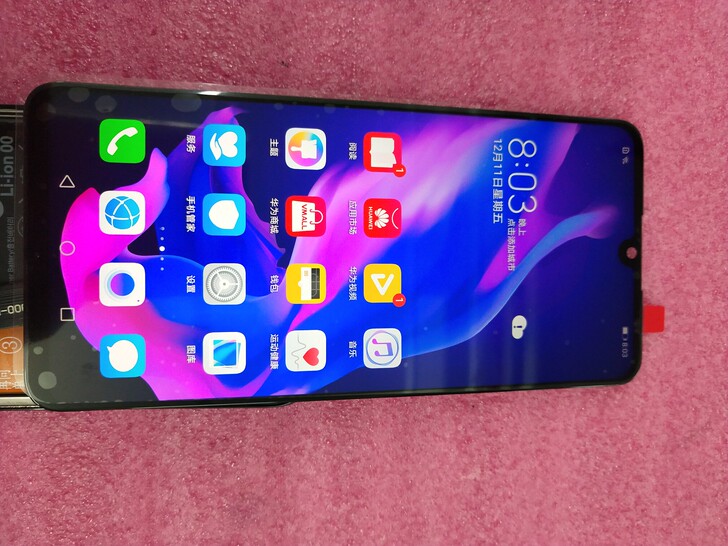 华为Nova4E后压屏幕总成。