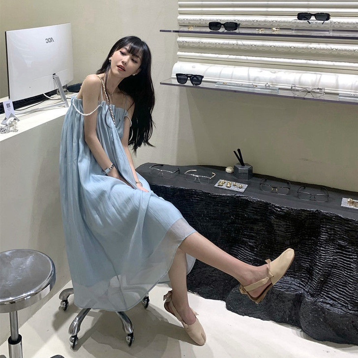 温柔风连衣长裙2021夏季很仙的竖条细闪珍...