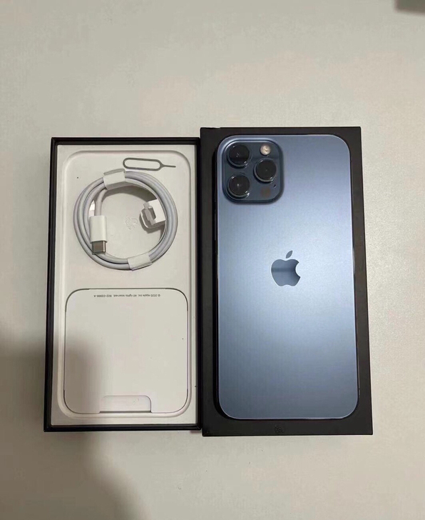 自用iPhone 12Promax，海蓝色...