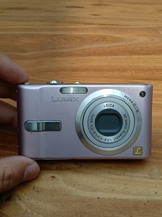 松下 Lumix DMC-FS1数码相机