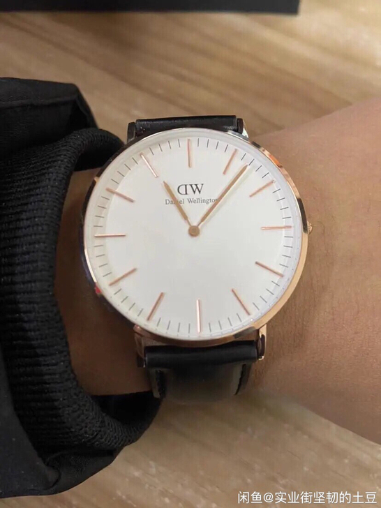 个人闲置dw表，朋友送的，我不喜欢，低价卖...