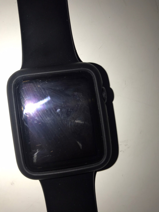 苹果一代手表 成色不行 屏幕也有些划痕 有...