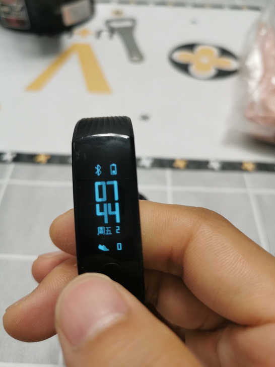 荣耀手环3 便宜转让啦