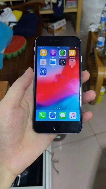 苹果6， 九成新的机子 特价销售 深圳华强...