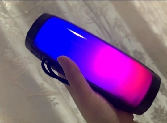 全新炫彩蓝牙音箱