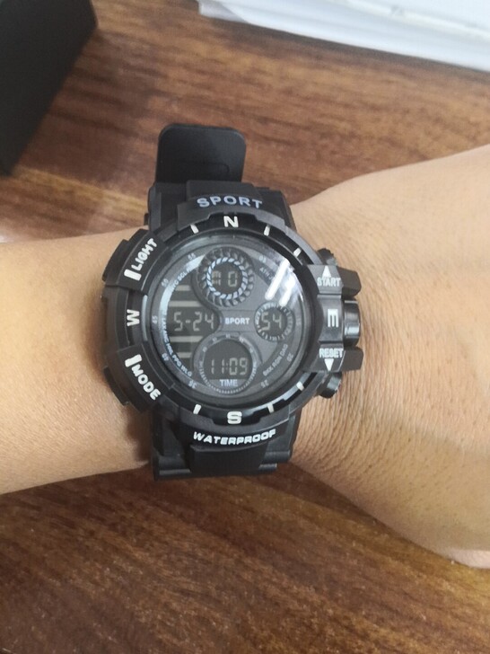 不要了不要了，一个电子表50米防水，夜光，...