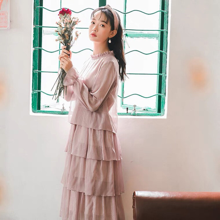 淡紫色蛋糕女裙，很淑女，正反通穿，有内衬，...