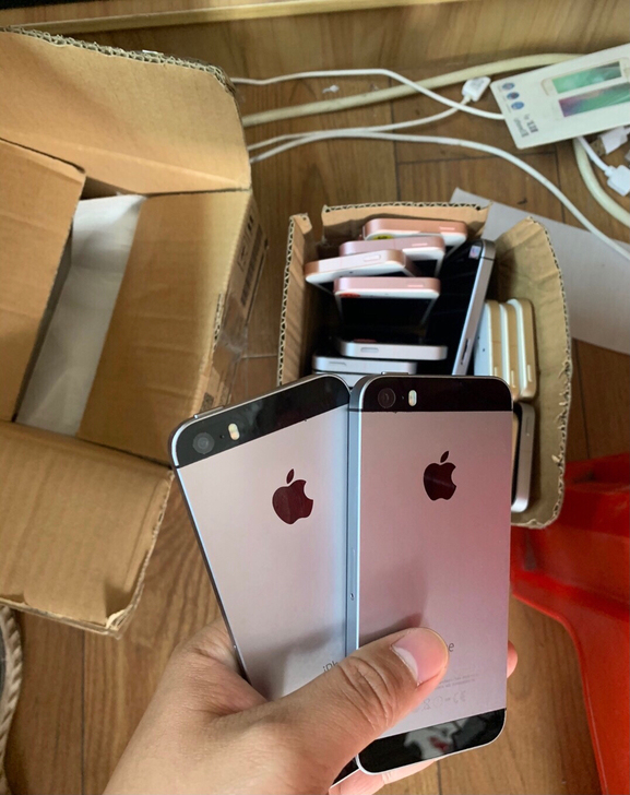 iPhone SE  游戏机 WIFI机 ...