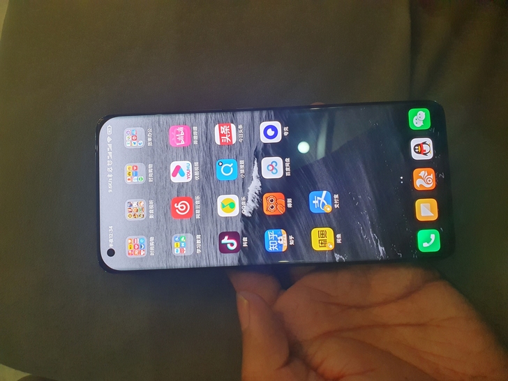 618入手，小米11pro，屏幕太大，想换...