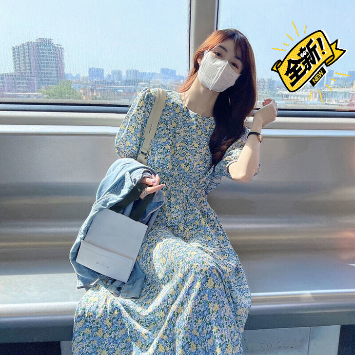 小清新泡泡袖碎花连衣裙女夏季2021新款法...
