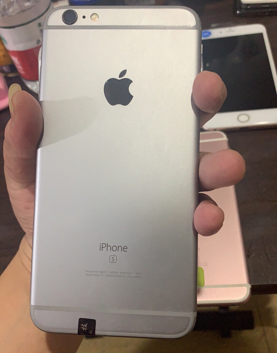 苹果iPhone 6SP工作机，游戏机
