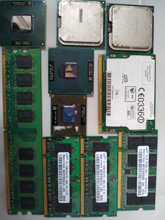 电脑内存和cpu，有需要打包拿走，不退不换