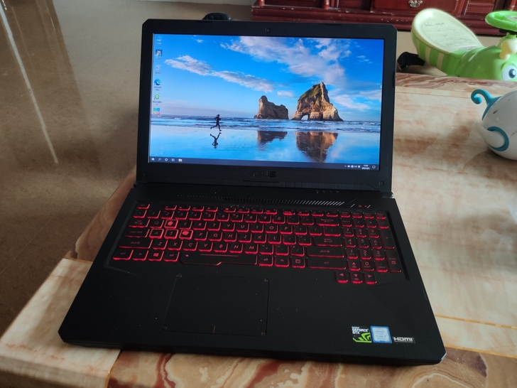 i7 8750HQ六核华硕笔记本游戏本