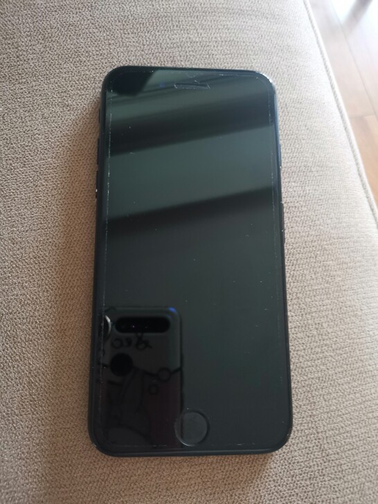 苹果手机7iPhone黑色，国行128G，...