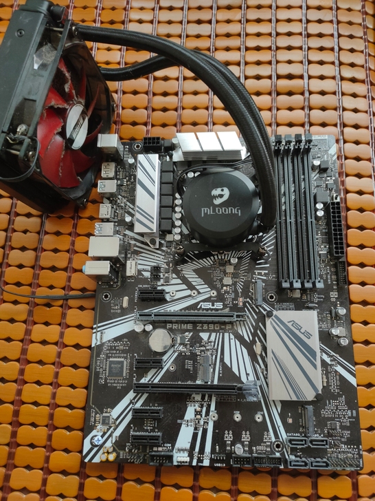 9600kf＋华硕z390主板+名龙堂水冷...