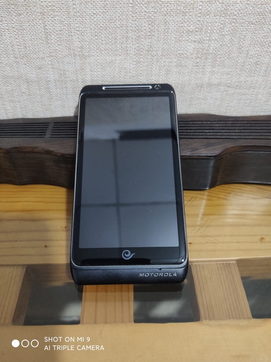 摩托罗拉手机，型号:XT788，原装无拆修...