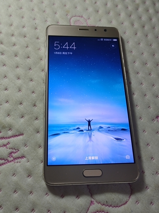 小米  红米 Pro，64G，3GB，外观...