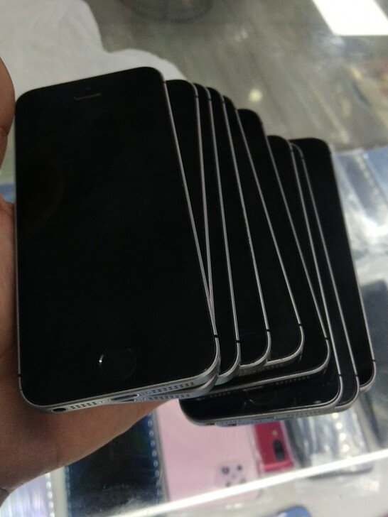 苹果SE   内存16    功能正常  ...