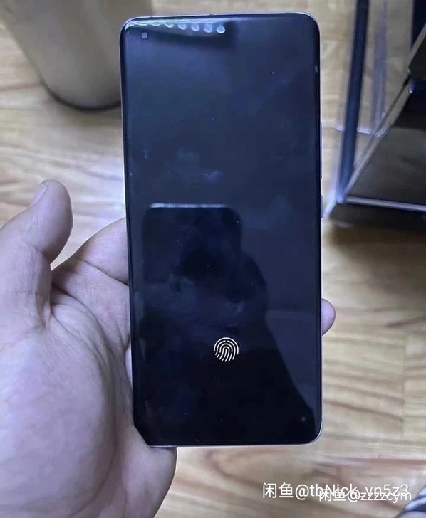 小米11。 12+256。 素皮， 保修到...