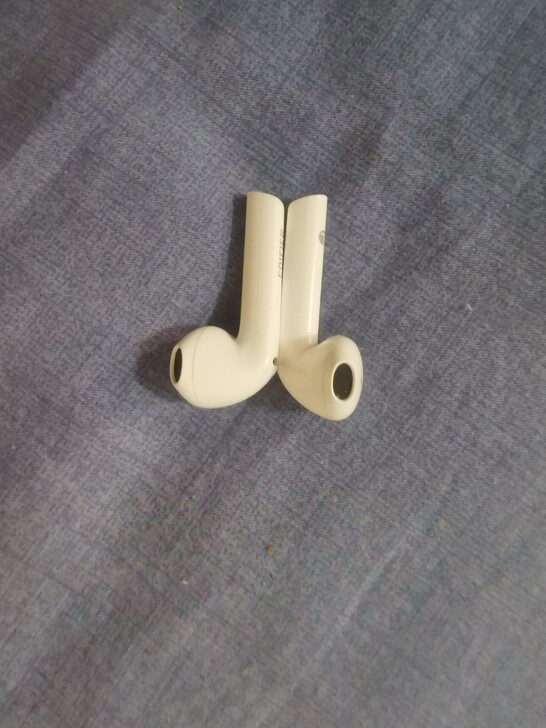 漫步者无线耳机，八九成新吧，没啥毛病，能连...