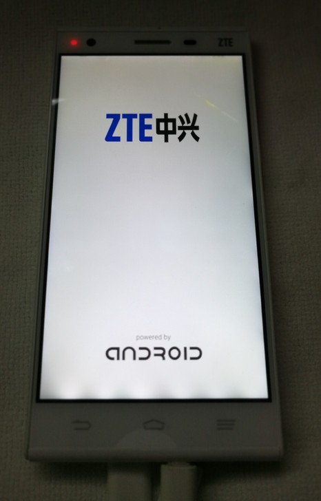 两台中兴S2002安卓大屏手机联通版 维修...