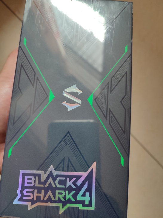 黑鲨4凌光灰8+128全新未拆封，仅限钦州...