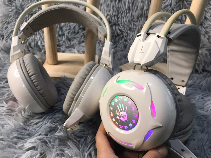 两款血手耳机 亏本清仓处理.