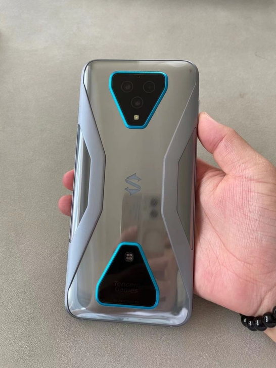 黑鲨3Pro银色8+256成色98新骁龙8...