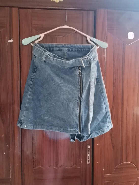 不规则牛仔半身裙  洗一