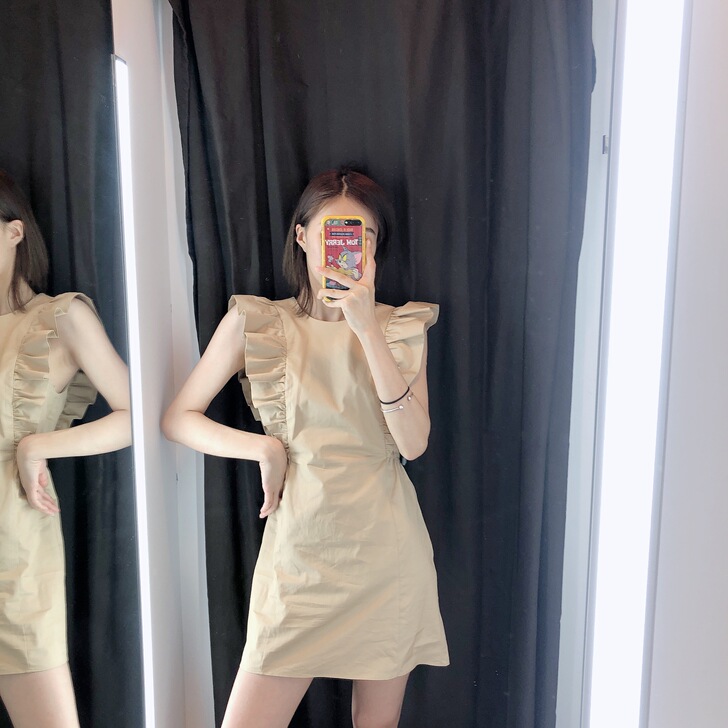 小飞袖连衣裙2020新款名媛气质荷叶边无袖...