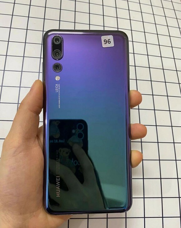 麒麟970拍照手机 6+256  6+12...