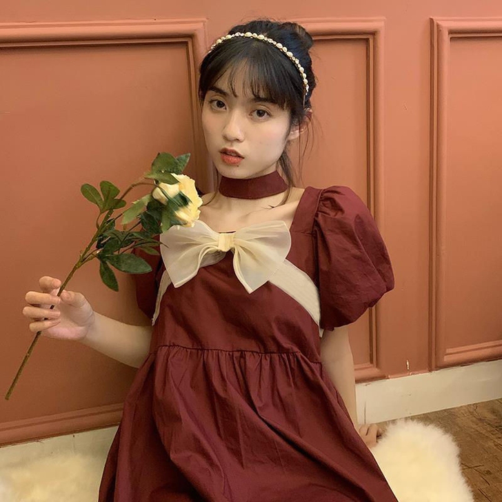 红色连衣裙中长款夏季法式复古方领泡泡袖裙子...