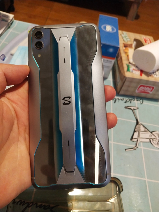黑鲨2Pro，自用，换手机，带原装充电器，...