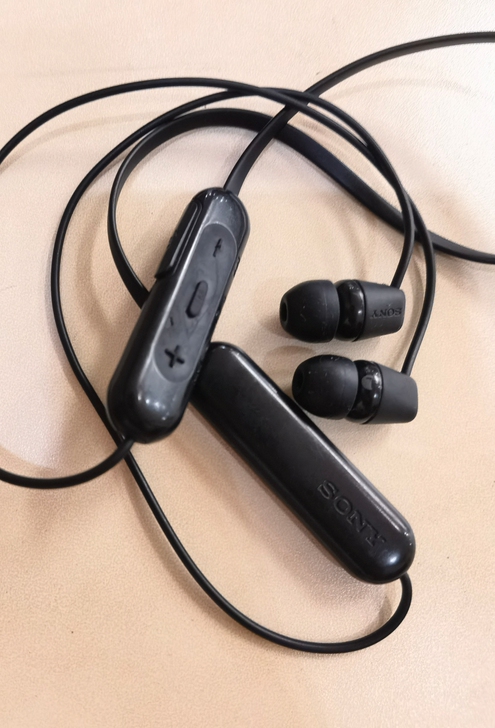 自用索尼wi-c200蓝牙耳机