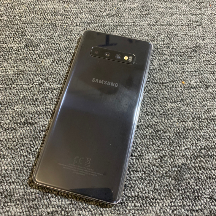 三星s10+