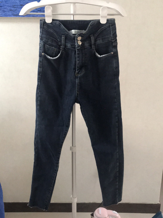 女款高腰深蓝色小脚9分牛仔裤 9成新 带弹...